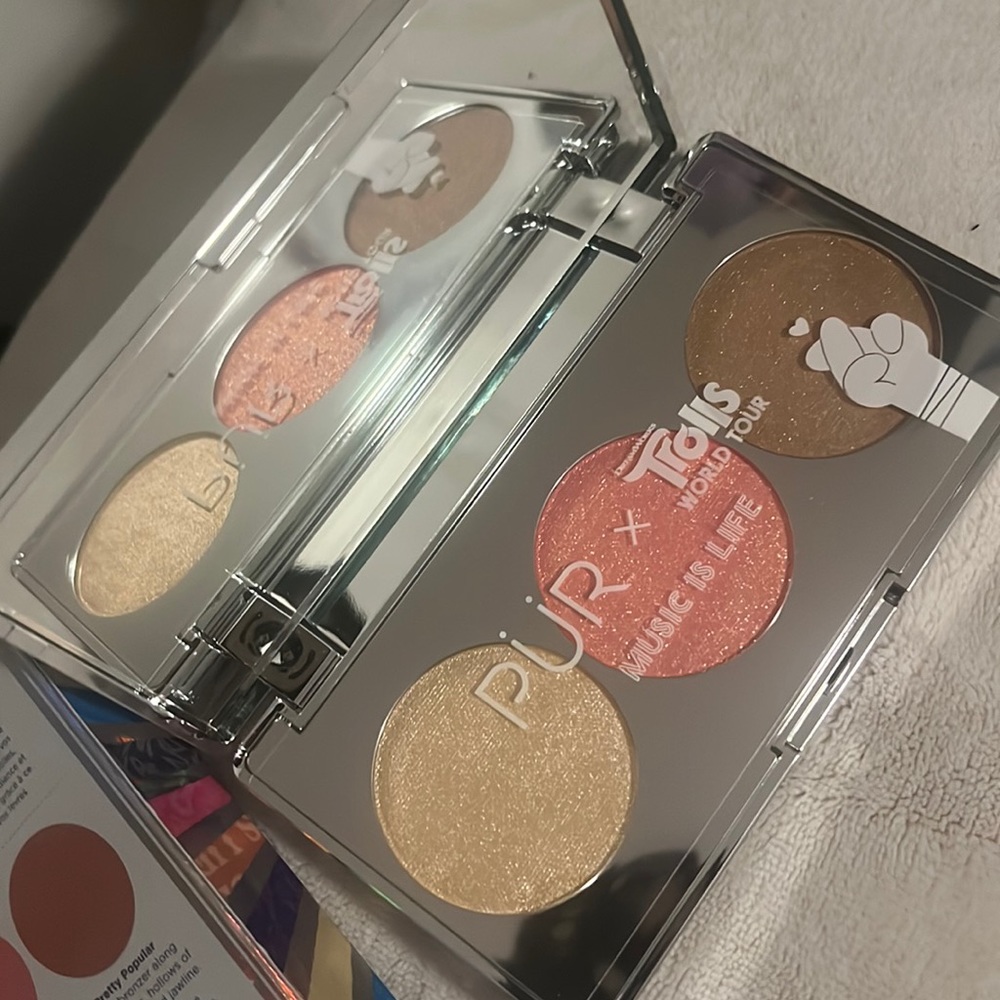 Pur x Trolls face trio and lip gloss set